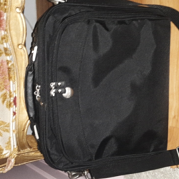 Dell computer case. - Picture 1 of 2